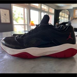 Air Jordan 11 Retro Low Comfort size 10